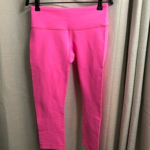lululemon Wunder under crops size 6